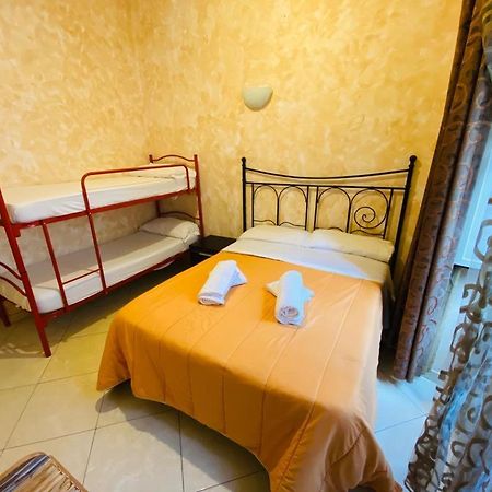 Botel Inn Rzym Zewnętrze zdjęcie