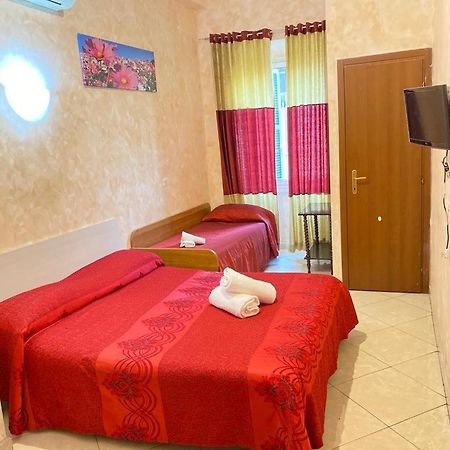 Botel Inn Rzym Zewnętrze zdjęcie