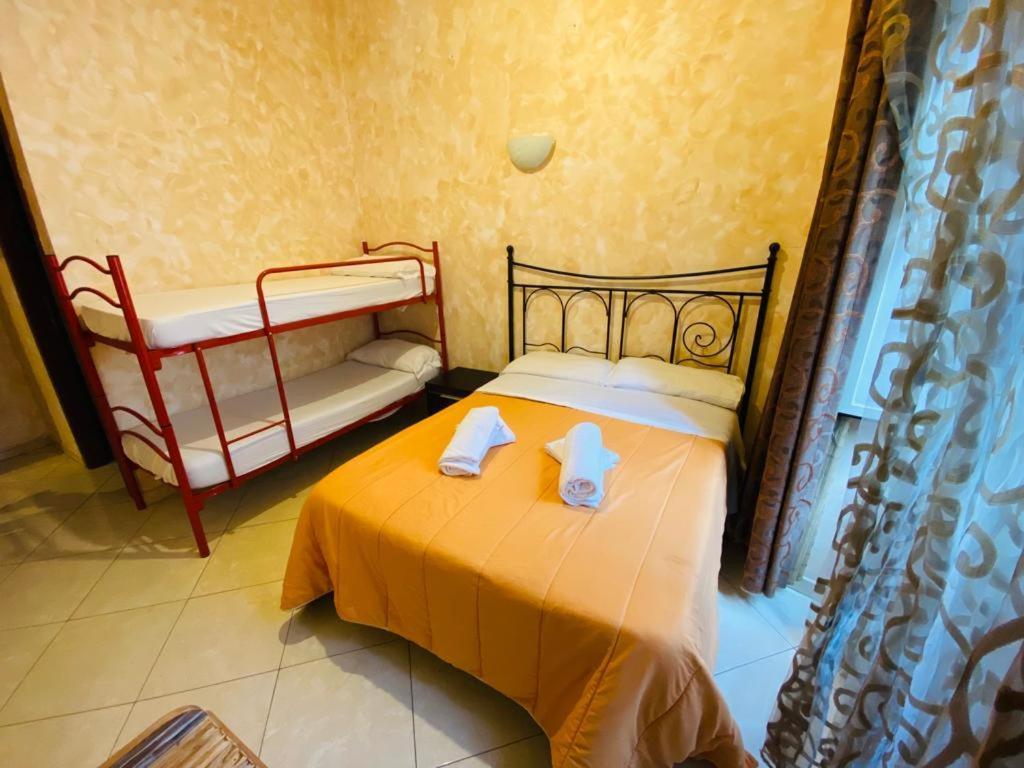 Botel Inn Rzym Zewnętrze zdjęcie
