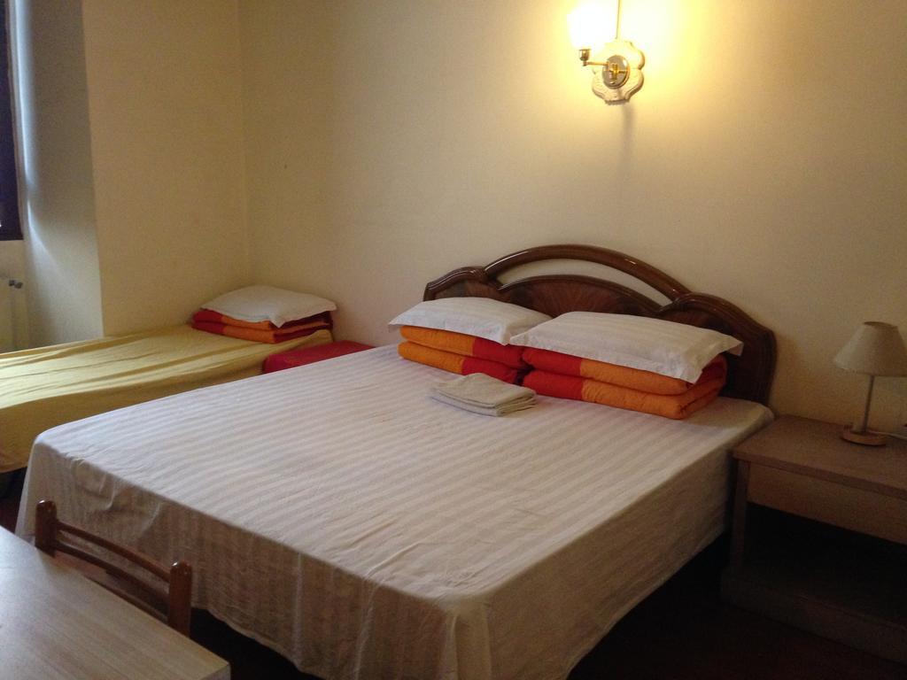 Botel Inn Rzym Zewnętrze zdjęcie
