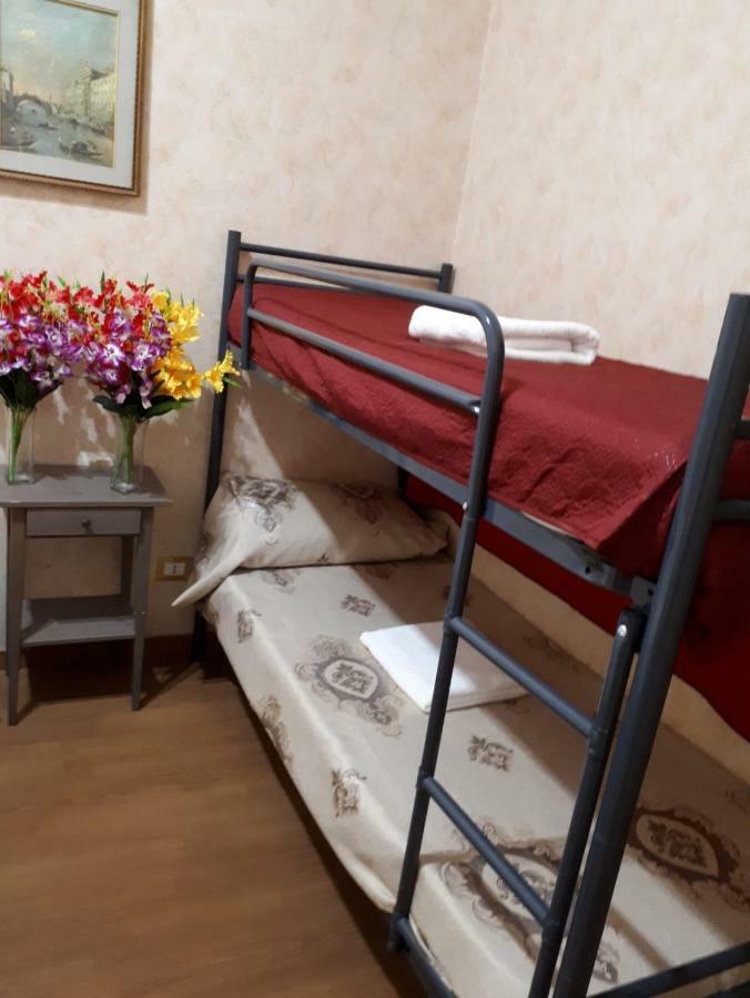 Botel Inn Rzym Zewnętrze zdjęcie