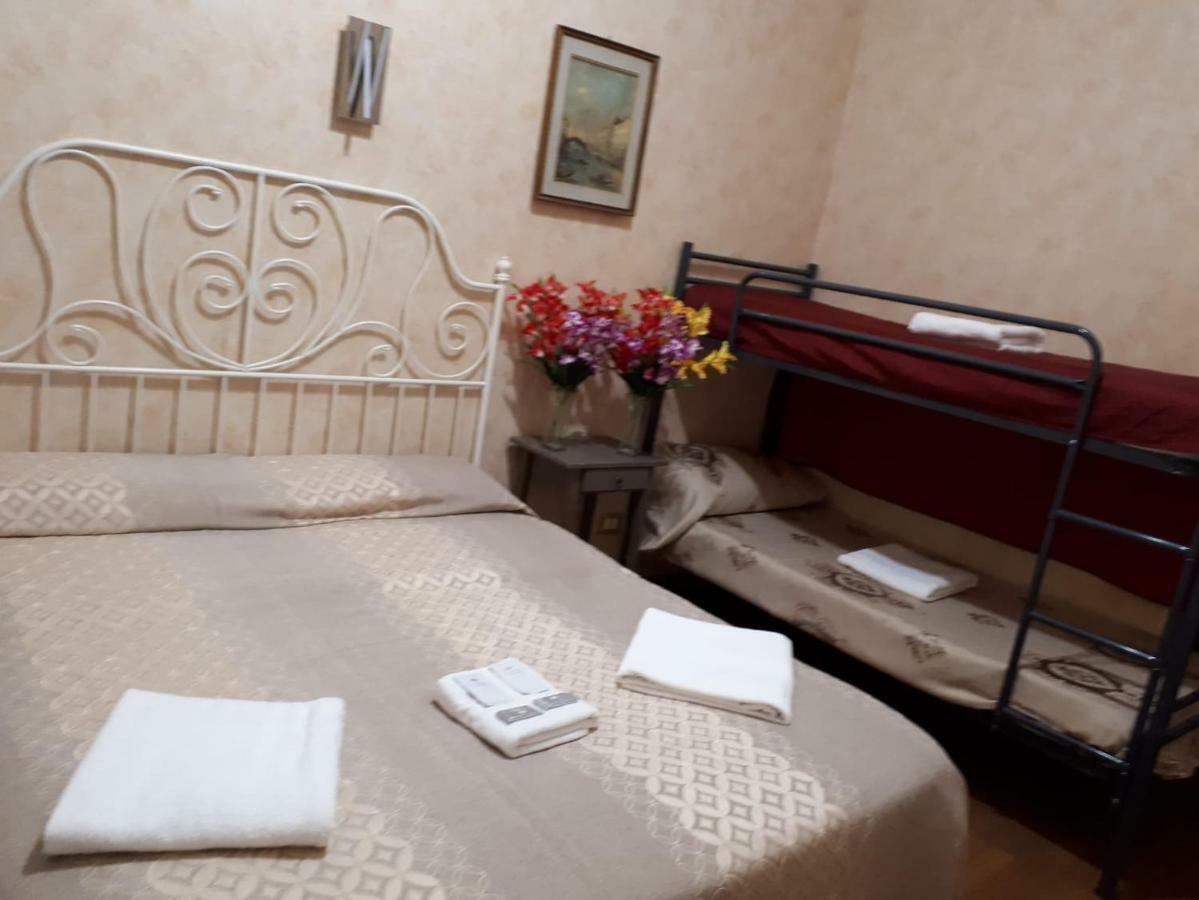 Botel Inn Rzym Zewnętrze zdjęcie