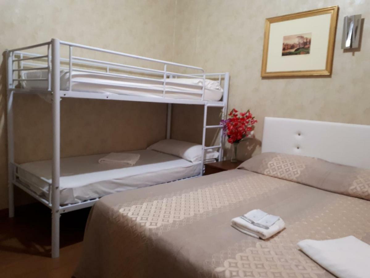 Botel Inn Rzym Zewnętrze zdjęcie