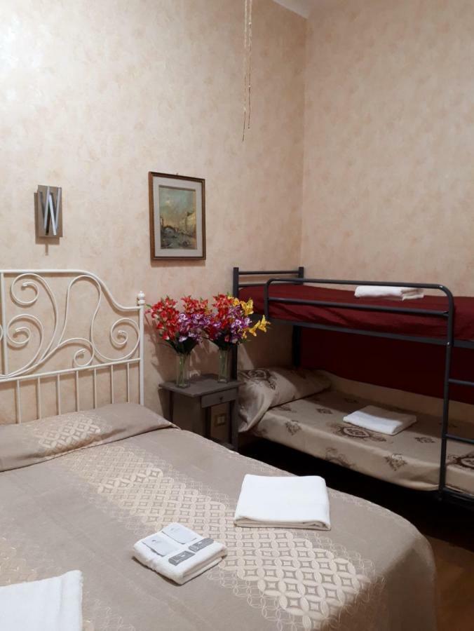 Botel Inn Rzym Zewnętrze zdjęcie